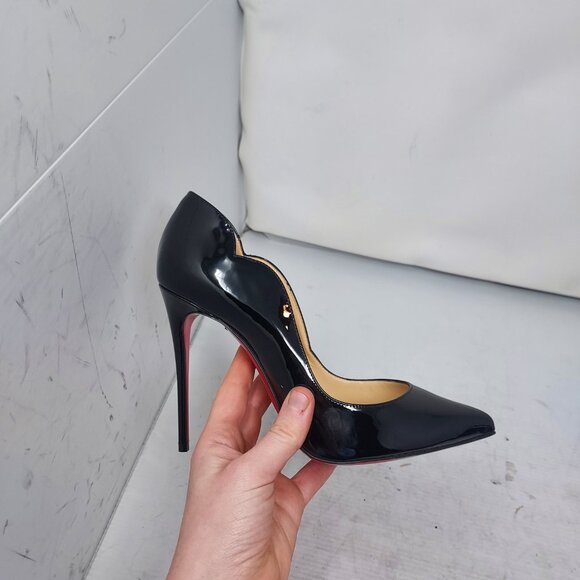Christian Louboutin Black Hot Chick Scallop Patent Leather Pump Shoe - Picture 3 of 11